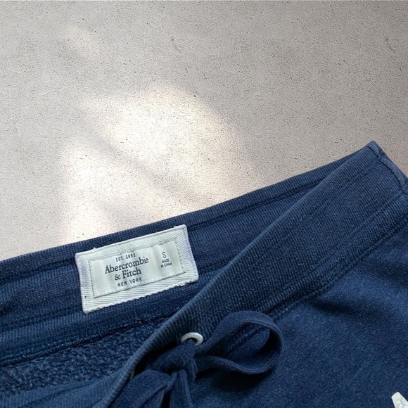 Abercrombie & Fitch Navy Blue Low Rise Mini Shorts - Picture 4 of 5